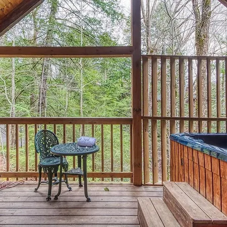 Mountain Eden, Hot Tub, Resort Pool, Wifi, 1089 Free Tickets Each Paid Day, Dollywood And More Gatlinburg Exterior photo