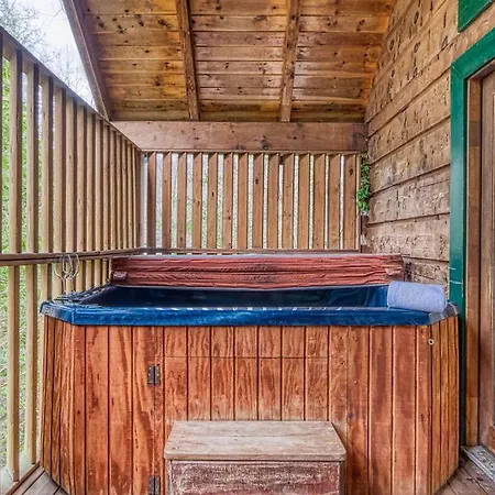 Mountain Eden, Hot Tub, Resort Pool, Wifi, 1089 Free Tickets Each Paid Day, Dollywood And More Gatlinburg Exterior photo