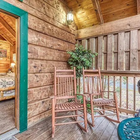 Mountain Eden, Hot Tub, Resort Pool, Wifi, 1089 Free Tickets Each Paid Day, Dollywood And More Gatlinburg Exterior photo