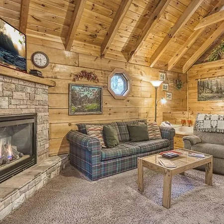 Mountain Eden, Hot Tub, Resort Pool, Wifi, 1089 Free Tickets Each Paid Day, Dollywood And More Gatlinburg Exterior photo