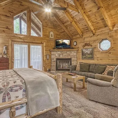 Mountain Eden, Hot Tub, Resort Pool, Wifi, 1089 Free Tickets Each Paid Day, Dollywood And More Gatlinburg Exterior photo