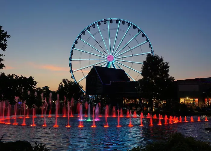 Mountain Eden, Hot Tub, Resort Pool, Wifi, 1089 Free Tickets Each Paid Day, Dollywood And More